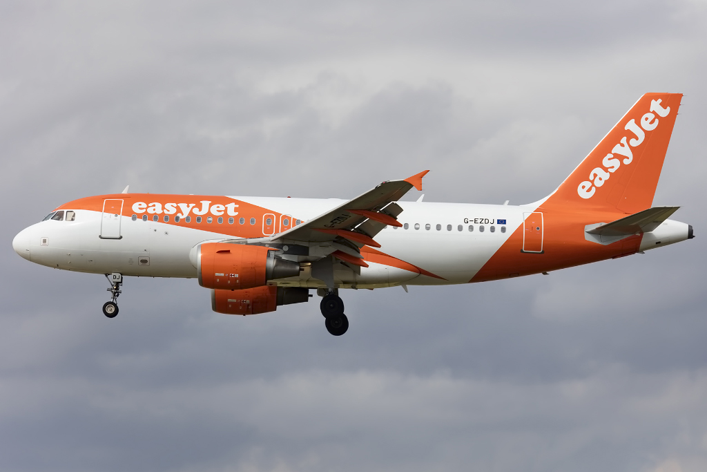 EasyJet, G-EZDJ, Airbus, A319-111, 26.09.2015, BCN, Barcelona, Spain 



