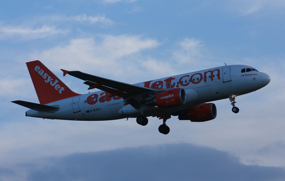 EasyJet, G-EZDJ, (c/n 3544), Airbus A 319-111, 13.12.2014, HAM-EDDH, Hamburg, Germany (Sticker :I love Malpensa) 