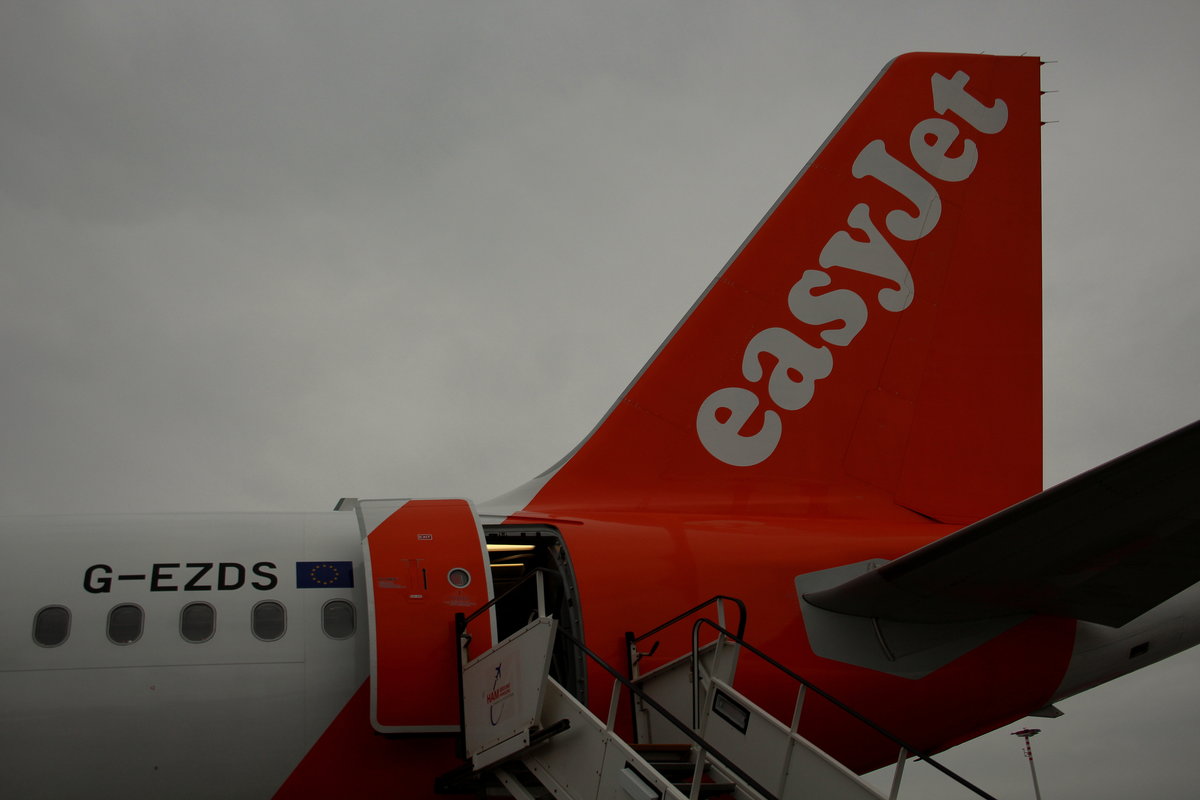 EasyJet, G-EZDS,(c/n 3702), Airbus A 319-111, 15.04.2016,HAM-EDDH, Hamburg, Germany 