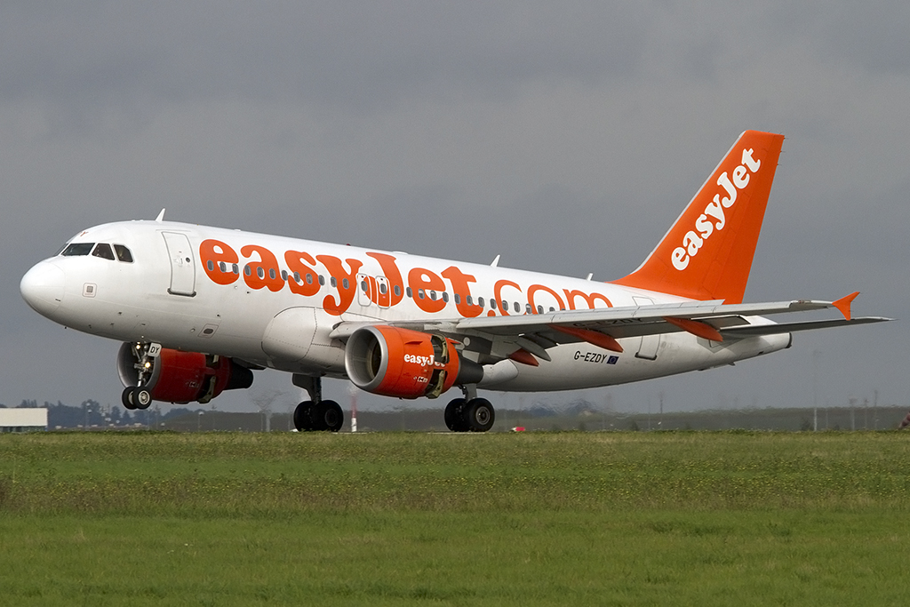 EasyJet, G-EZDY, Airbus, A319-111, 20.10.2013, CDG, Paris, France 



