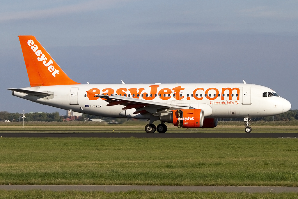 EasyJet, G-EZEV, Airbus, A319-111, 06.10.2013, AMS, Amsterdam, Netherlands



