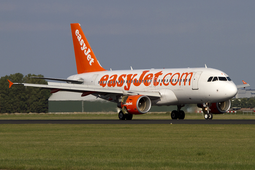 EasyJet, G-EZFJ, Airbus, A319-111, 06.10.2013, AMS, Amsterdam, Netherlands 



