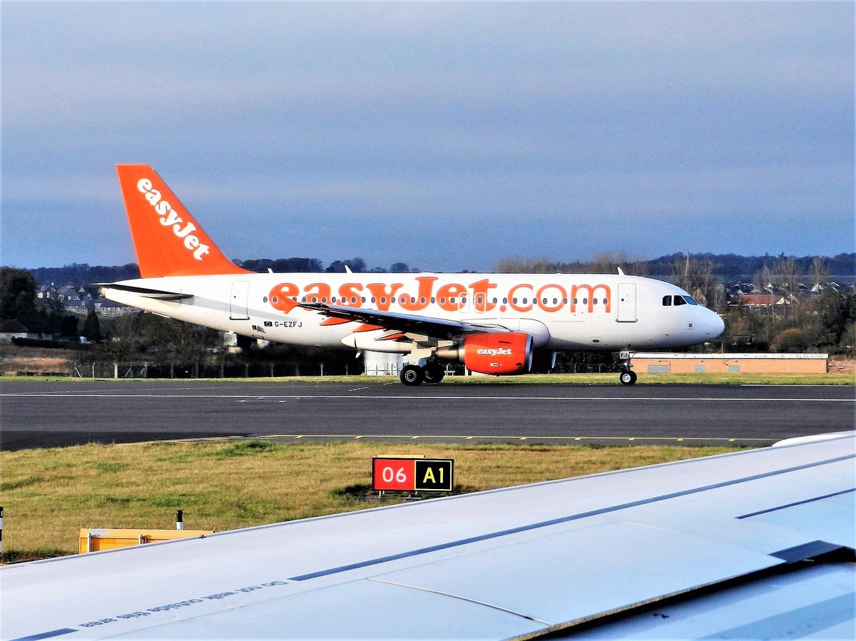 easyJet, G-EZFJ, Airbus A319, EDI Edinburgh Airport, Großbritannien - 13.11.2011