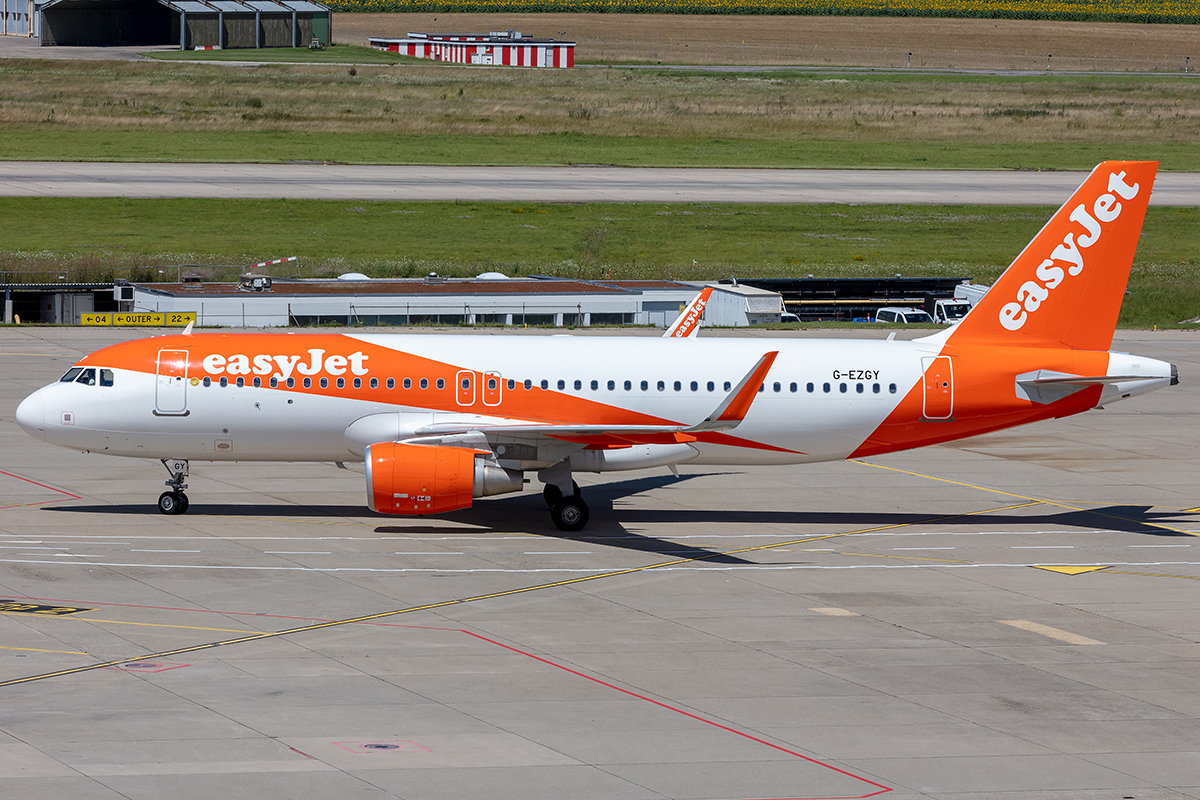 EasyJet, G-EZGY, Airbus, A320-214, 06.08.2021, GVA, Geneve, Switzerland