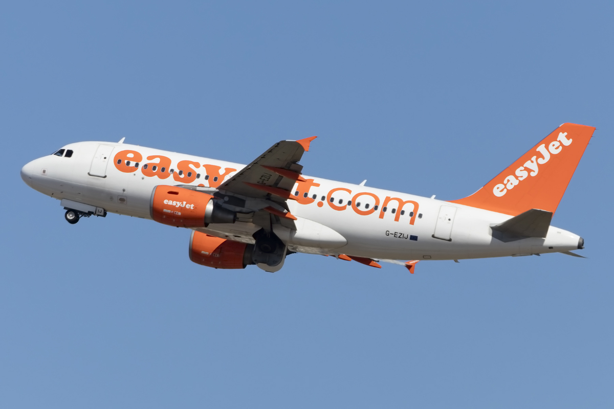 EasyJet, G-EZIJ, Airbus, A319-111, 24.04.2016, PMI, Palma de Mallorca, Spain 



