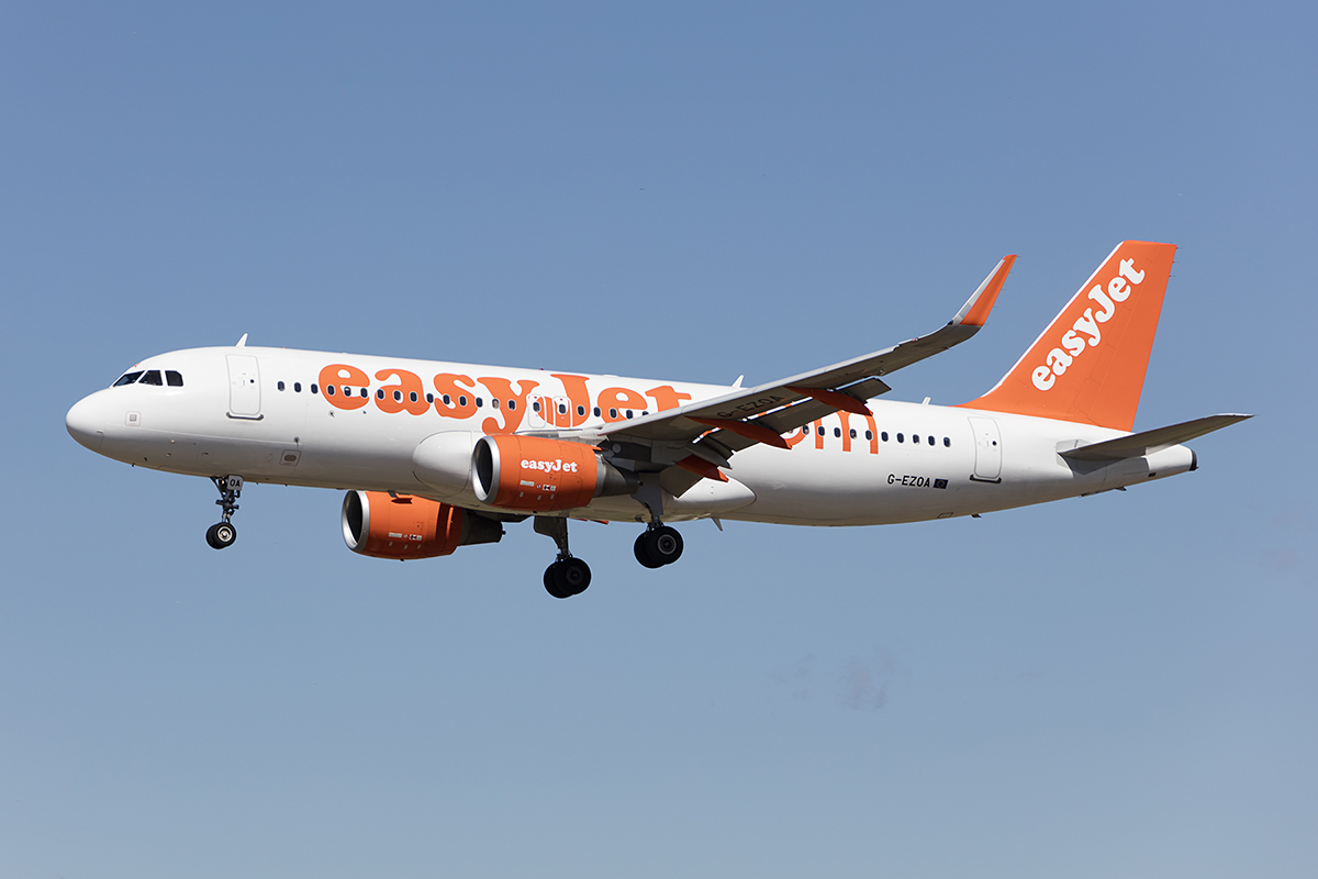 EasyJet, G-EZOA, Airbus, A320-214, 10.09.2017, BCN, Barcelona, Spain 


