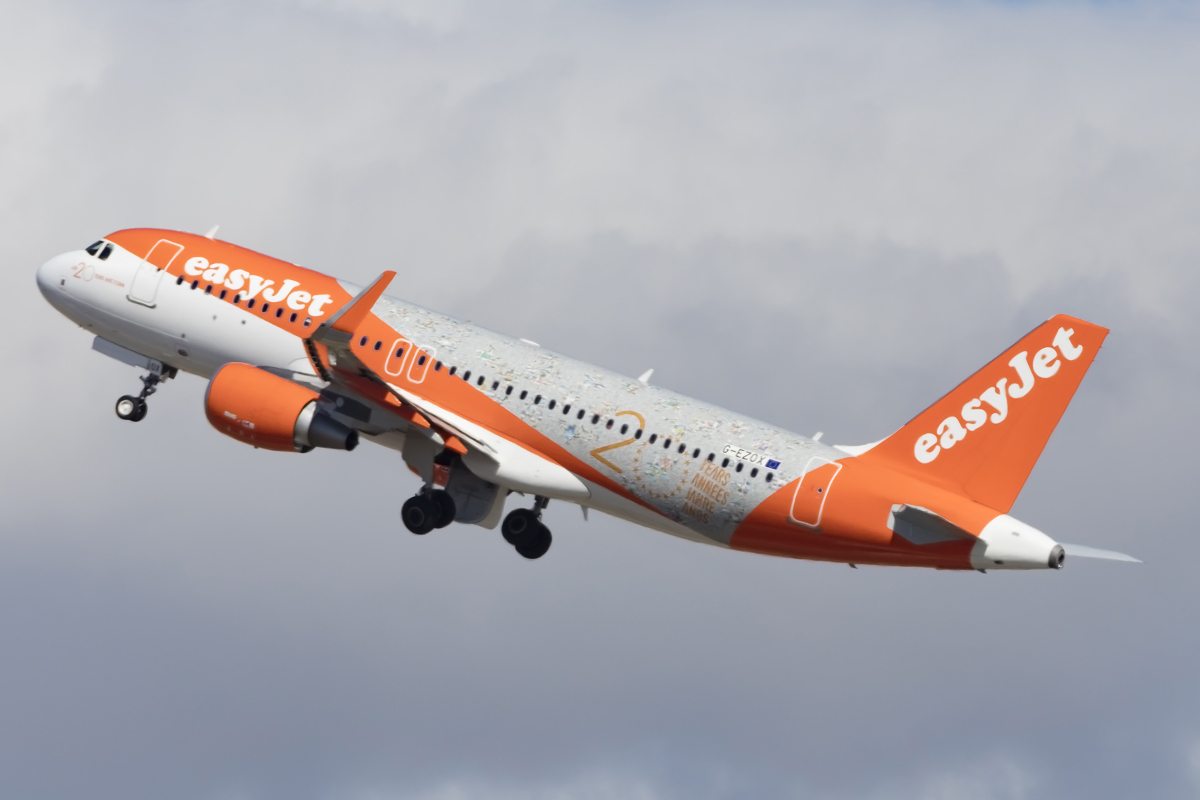 EasyJet, G-EZOX, Airbus, A320-214, 24.04.2016, PMI, Palma de Mallorca, Spain 




