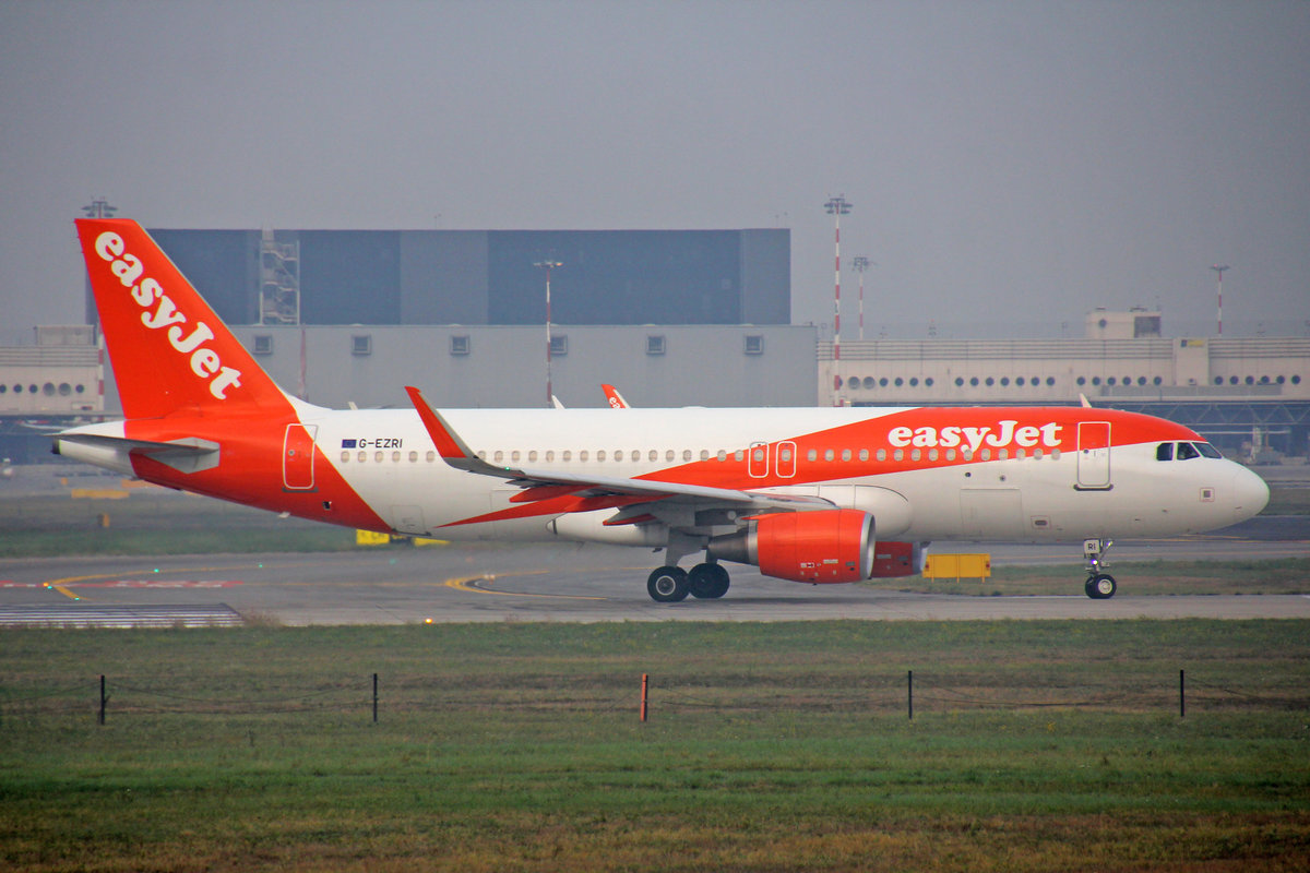 easyJet, G-EZRI, Airbus A320-214, msn: 7750, 16.Oktober 2018, MXP Milano-Malpensa, Italy.
