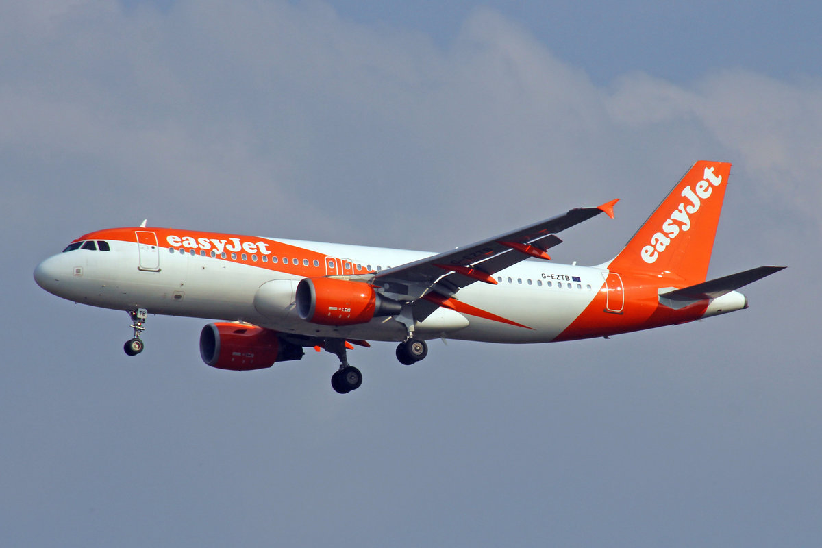 easyJet, G-EZTB, Airbus A320-214, msn: 3843, 15.Oktober 2018, MXP Milano-Malpensa, Italy.
