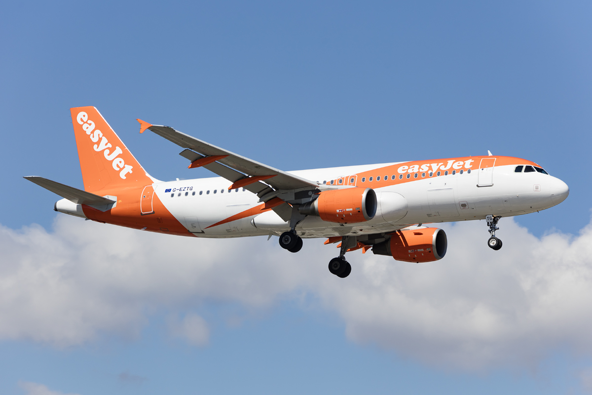 EasyJet, G-EZTG, Airbus, A320-214, 17.04.2017, GVA, Geneve, Switzerland 


