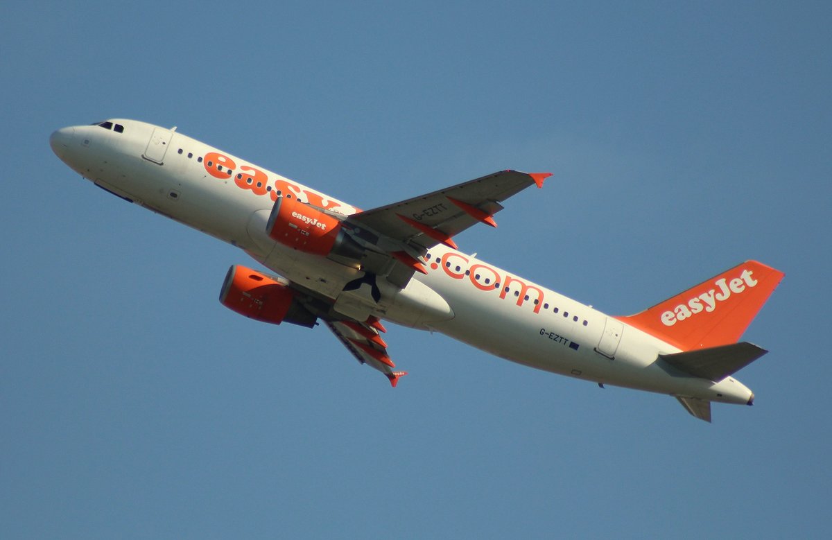 EasyJet, G-EZTT, (c/n 4219),Airbus A 320-214, 06.05,2016, HAM-EDDH, Hamburg, Germany 