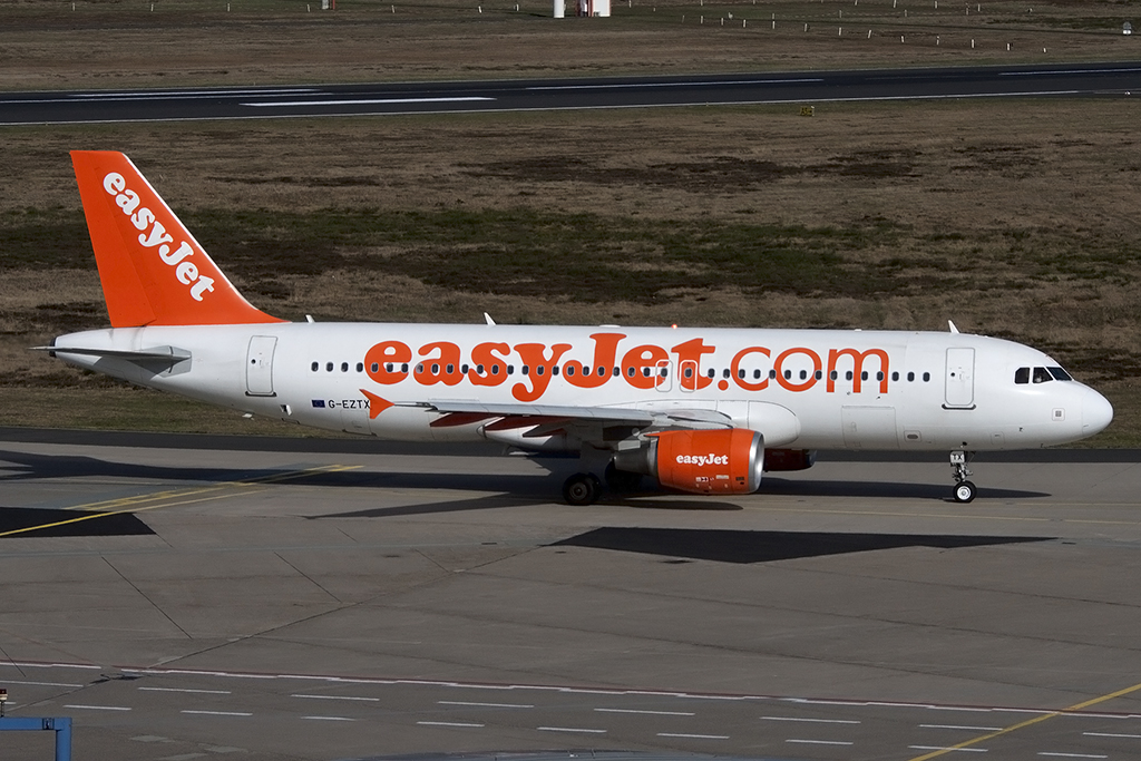 EasyJet, G-EZTX, Airbus, A320-214, 12.04.2015, CGN, Köln/Bonn, Germany 



