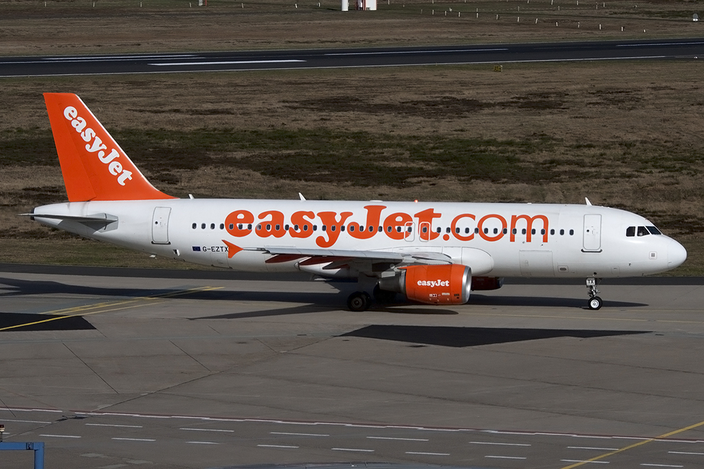 EasyJet, G-EZTX, Airbus, A320-214, 12.04.2015, CGN, Köln/Bonn, Germany 



