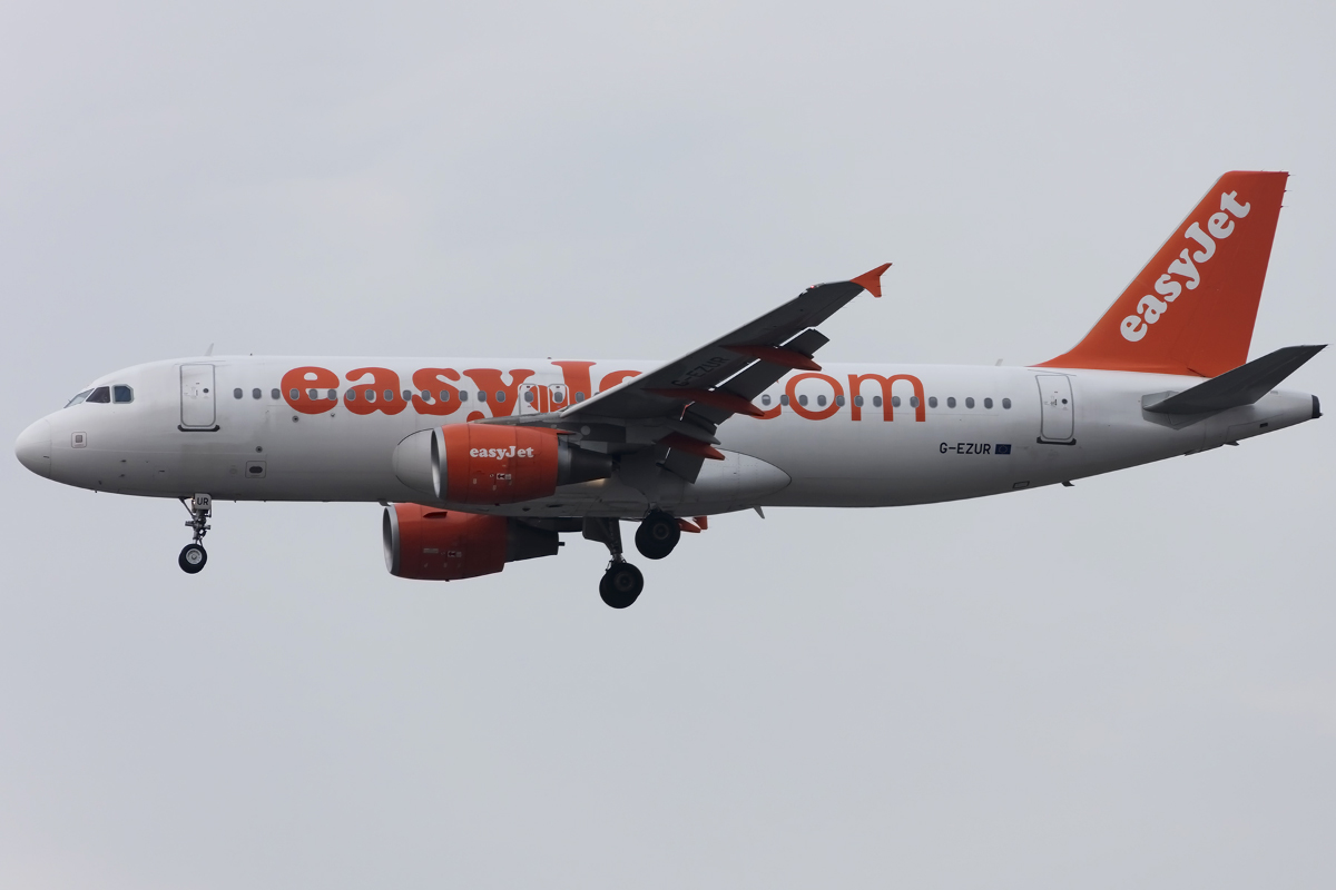 EasyJet, G-EZUR, Airbus, A320-214, 25.03.2016, MXP, Mailand, Italy 



