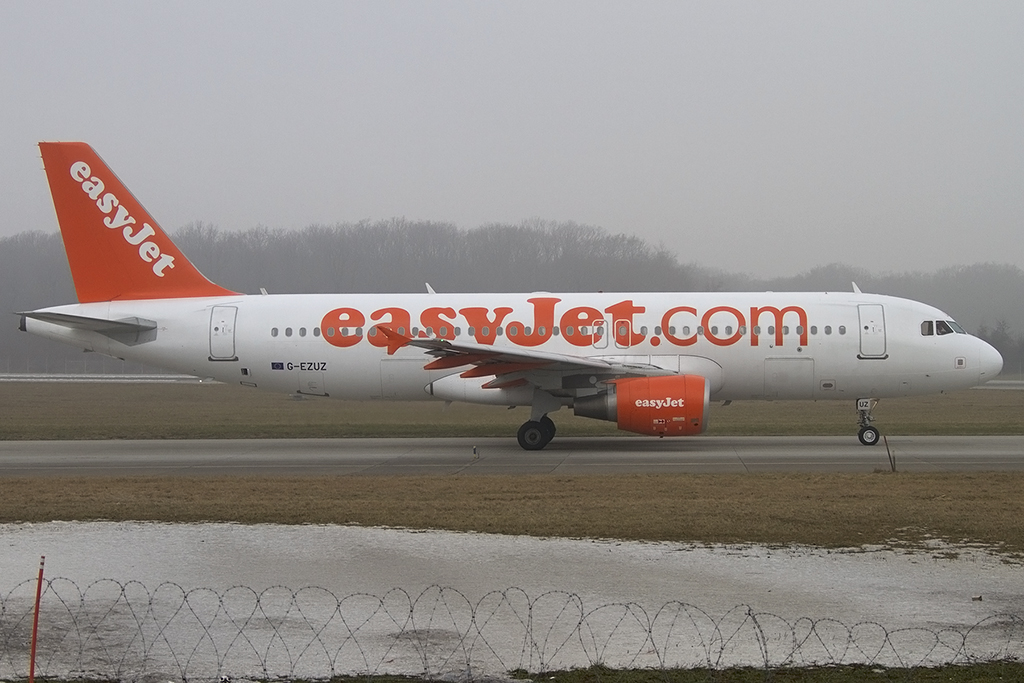 EasyJet, G-EZUZ, Airbus, A320-214, 12.02.2015, GVA, Geneve, Switzerland 


