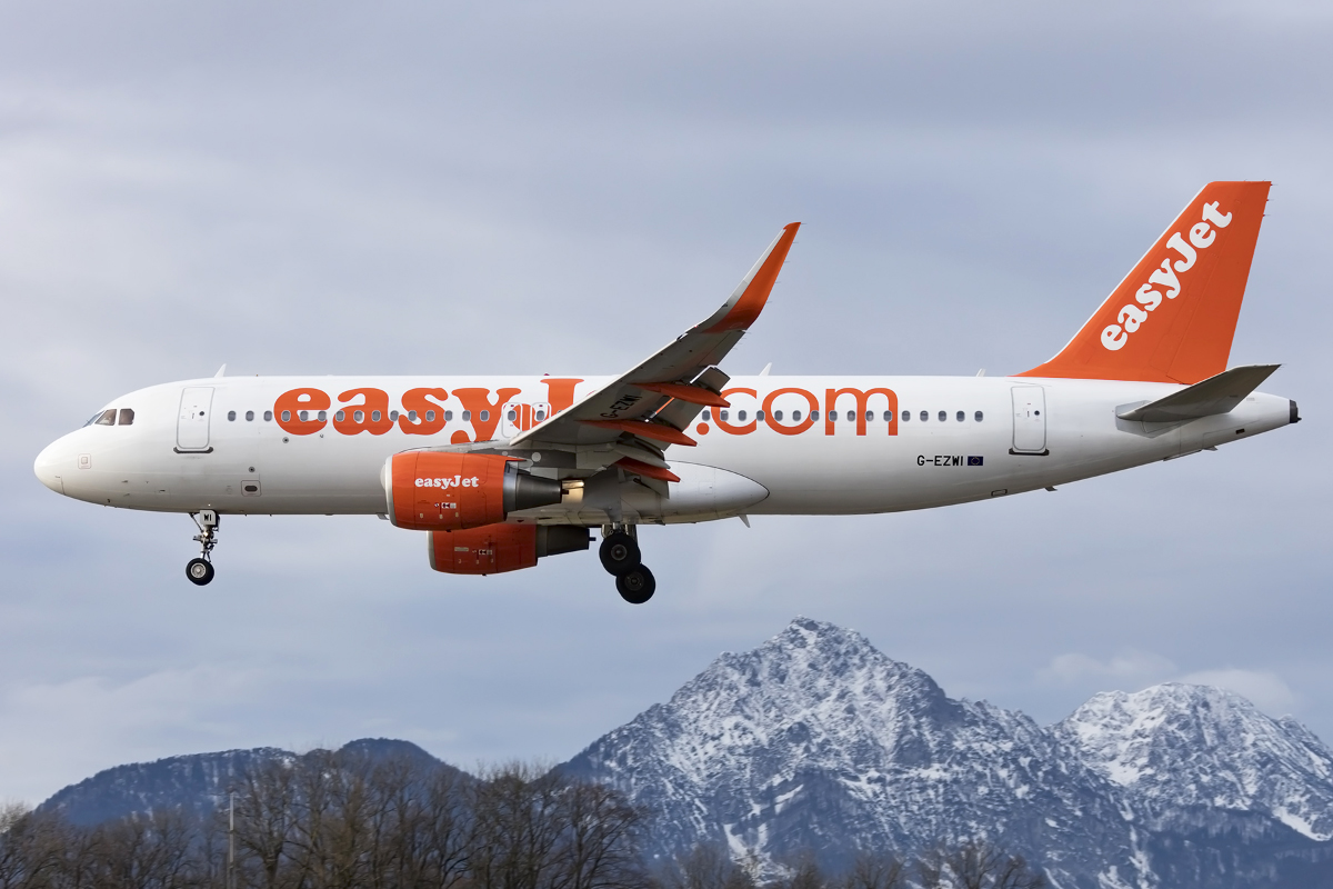EasyJet, G-EZWI, Airbus, A320-214, 09.01.2016, SZG, Salzburg, Austria



