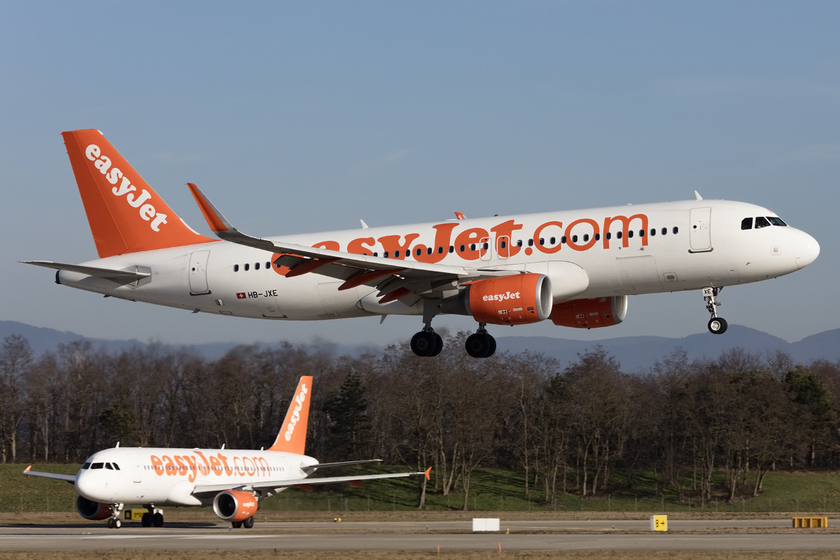 EasyJet, HB-JXE, Airbus, A320-214, 26.12.2015, BSL, Basel, Switzerland 



