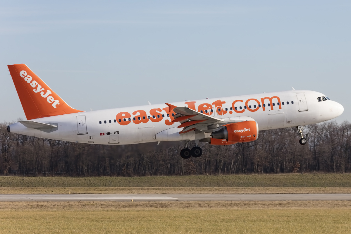 EasyJet, HB-JYE, Airbus, A320-214, 20.12.2015, BSL, Basel, Switzerland 



