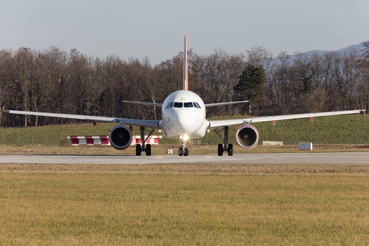 EasyJet, HB-JZS, Airbus, A319-111, 20.12.2015, BSL, Basel, Switzerland 



