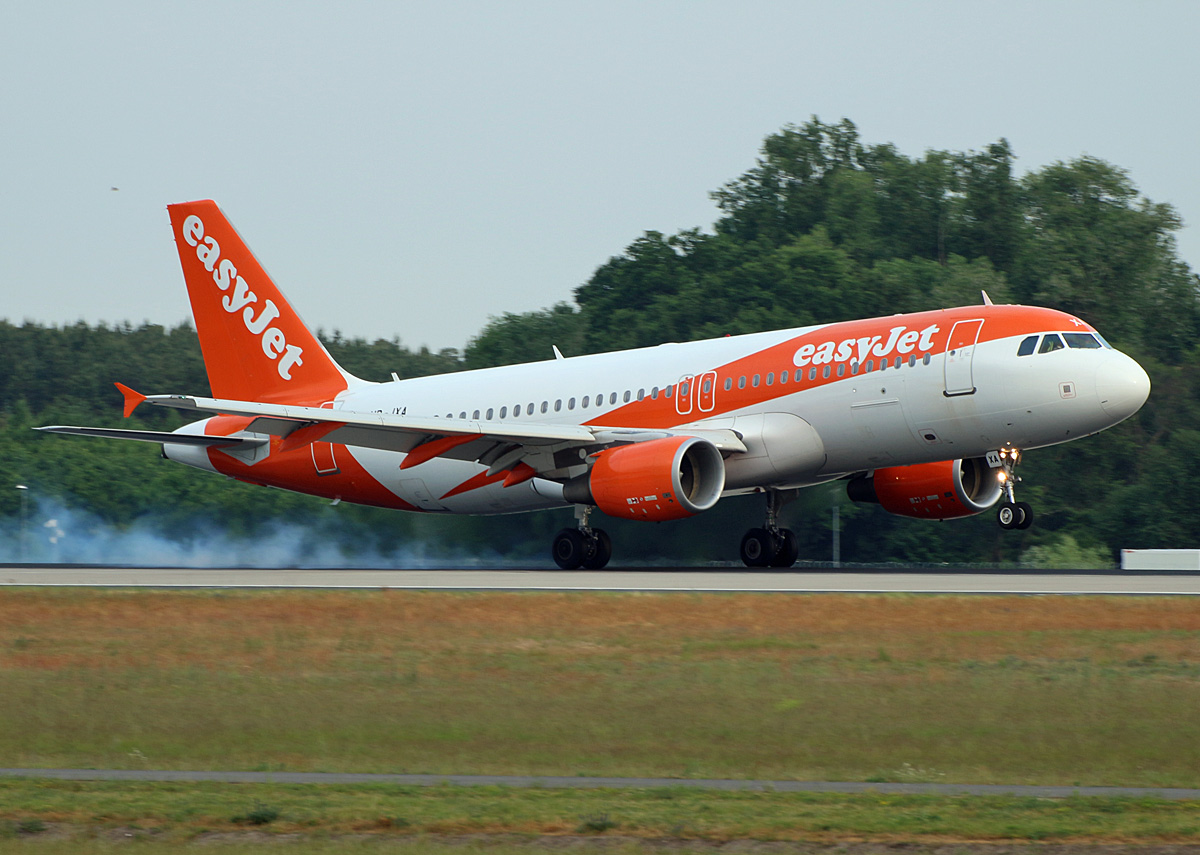 Easyjet Switzerland, Airbus A 320-214, HB-JXA, BER, 04.06.2022