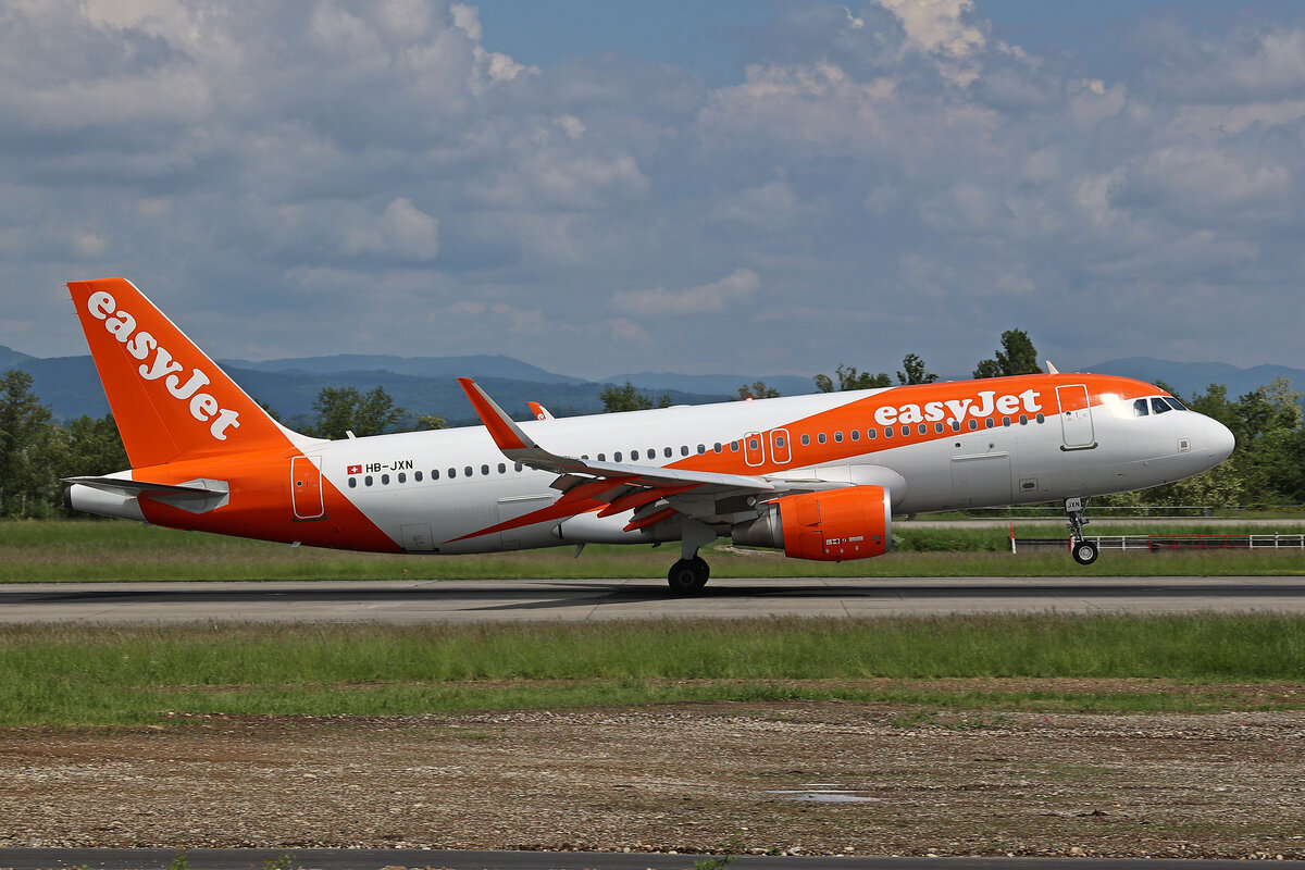 easyJet Switzerland, HB-JXN, Airbus A320-214, msn: 8068, 13.Mai 2025, BSL Basel - Mühlhausen, Switzerland.