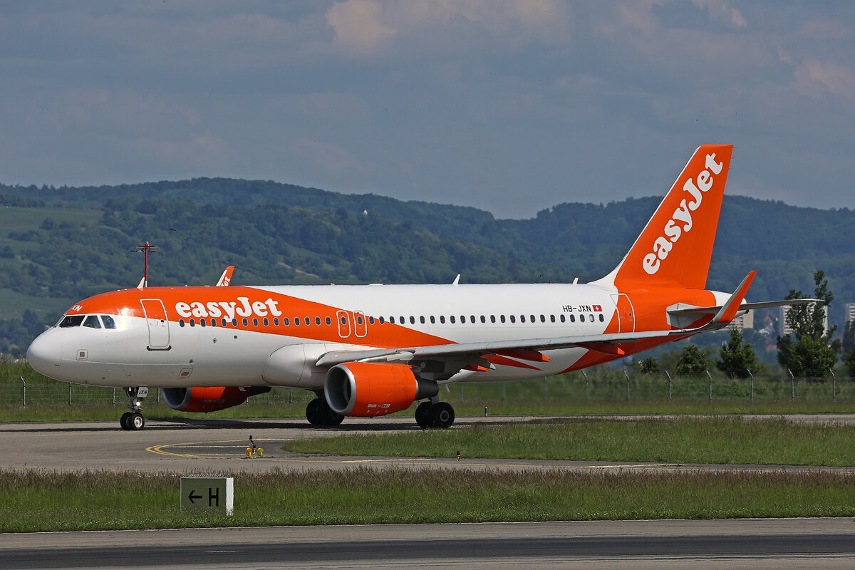 easyJet Switzerland, HB-JXN, Airbus A320-214, msn: 8068, 13.Mai 2025, BSL Basel - Mühlhausen, Switzerland.