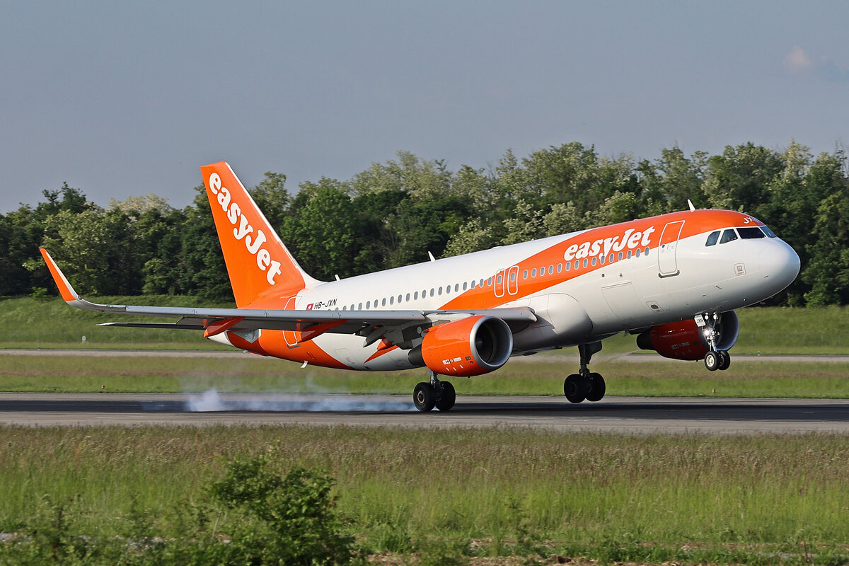 easyJet Switzerland, HB-JXN, Airbus A320-214, msn: 8068, 13.Mai 2025, BSL Basel - Mühlhausen, Switzerland.