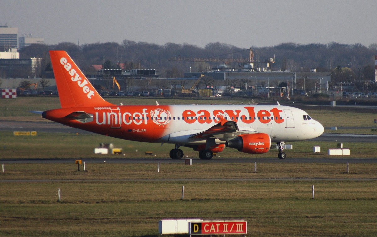 EasyJet,G-EJAR,(c/n2412),Airbus A319-111,12.03.2014,HAM-EDDH,Hamburg,Germany(Bemalung:UNICEF)
