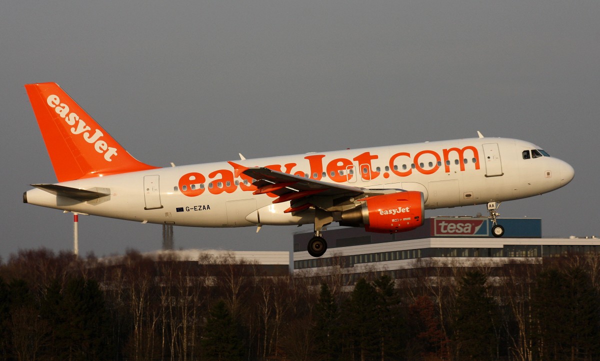 EasyJet,G-EZAA,(c/n2677),Airbus A319-111,18.03.2015,HAM-EDDH,Hamburg,Germany