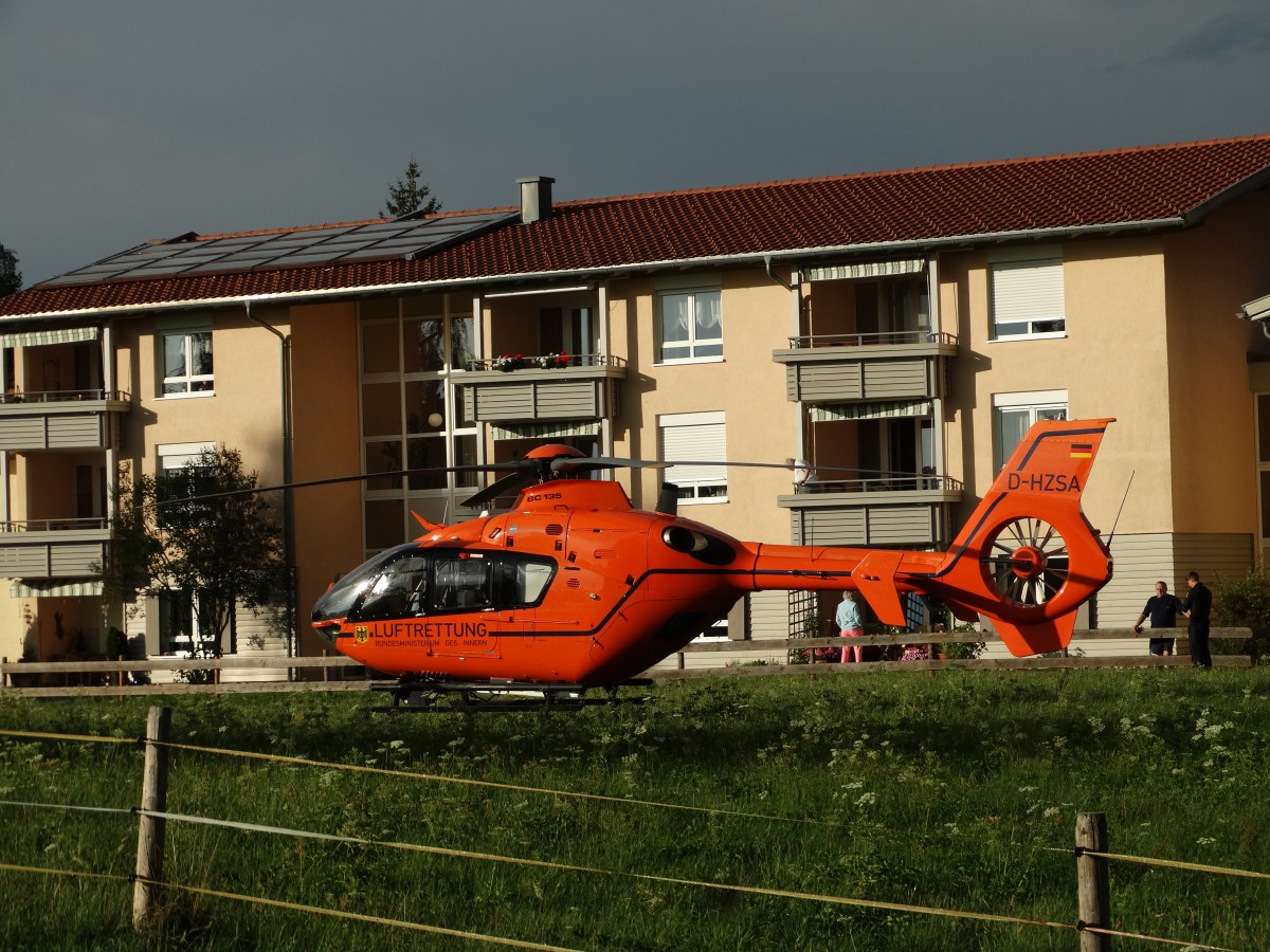 EC 135 (D-HZSA) Christoph 17 am 04.08.15 in Sulzberg Allgäu