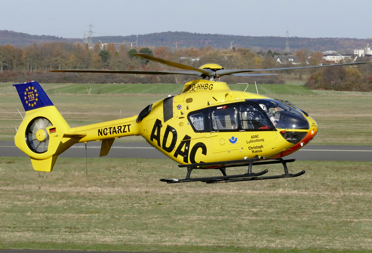 EC 135P-2, D-HHBG ADAC Christoph Hansa, im Anflug auf die ADAC-Werft in EDKB - 17.11.2018