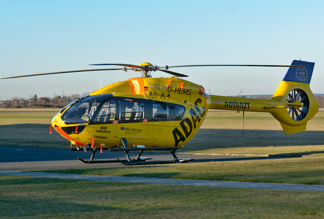 EC 145T-2 ADAC D-HEMS, im Abendlicht vor der ADAC-Werft in EDKB - 29.11.2016