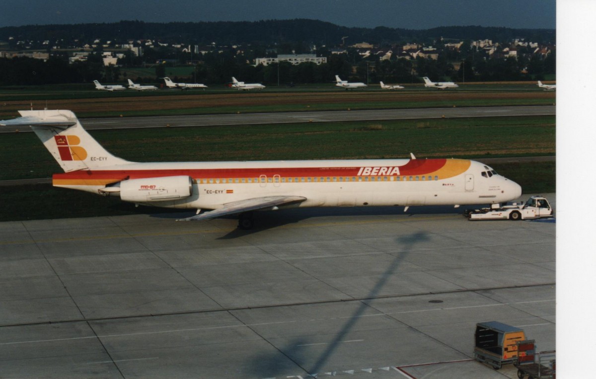 EC-EYY, MD-87, MSN: 49840, LN: 1745, Iberia, Zurich Kloten Airport, 09/09/1996.