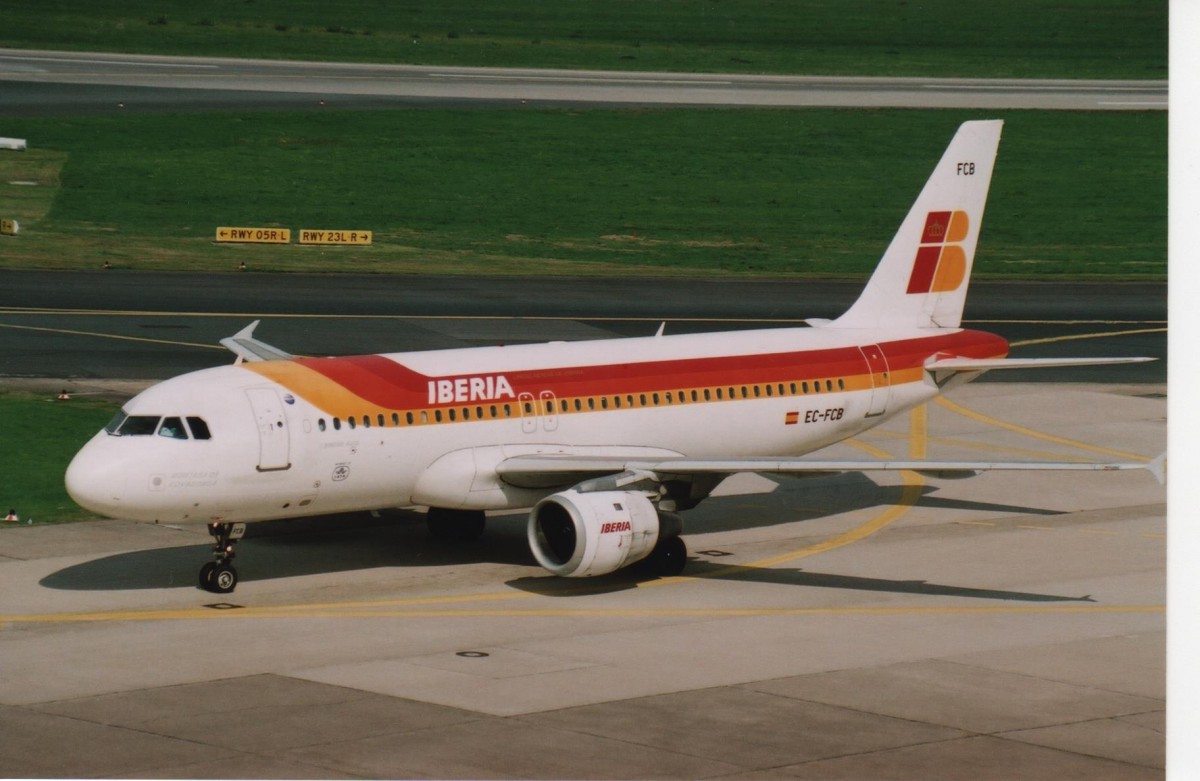 EC-FCB, Airbus A320, MSN: 158, Iberia, Dusseldorf Airport, xx/09/2006.