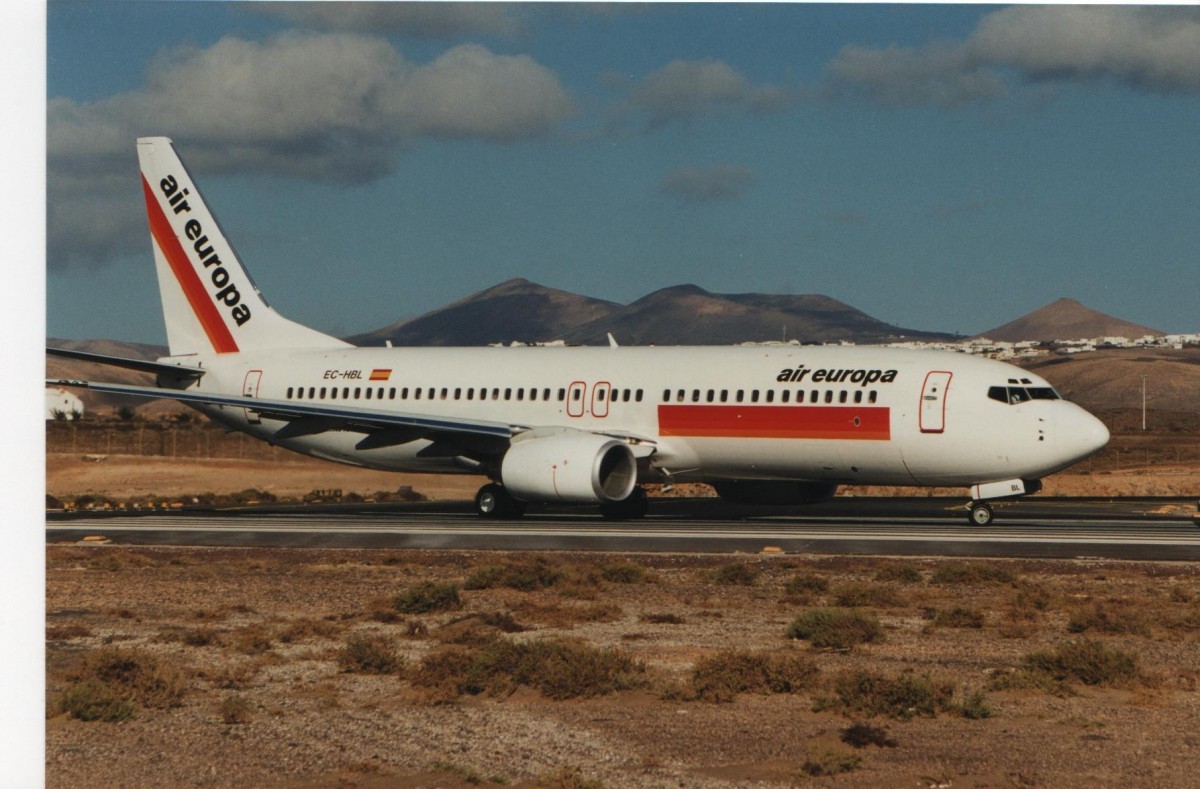 EC-HBL, Boeing 738, MSN: 28381, LN: 250, Air Europa (Temporary Livery), Arrecife Lanzarote Airport, 02/10/1999.
