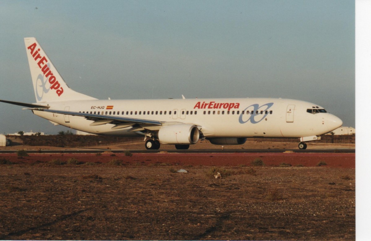 EC-HJQ, Boeing 738, MSN: 28387, LN: 522, Air Europa, Arrecife Lanzarote Airport, 06/10/2001.