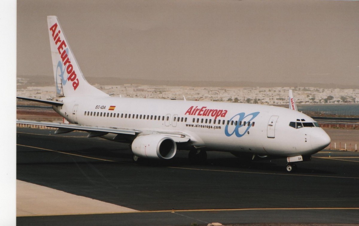 EC-IDA, Boeing 738, MSN: 32773, LN: 1051, Air Europa, Arrecife Lanzarote Airport, xx/09/2004.