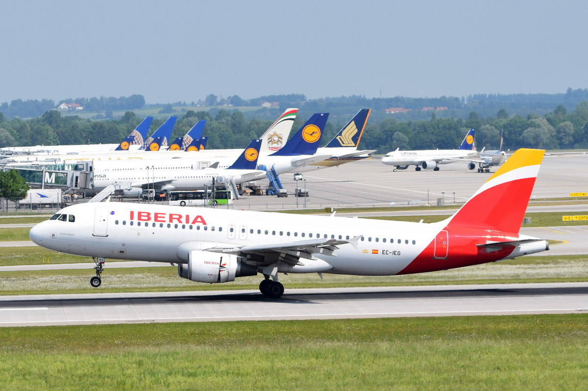 EC-IEG Iberia Airbus A320-214   , MUC , 03.06.2017