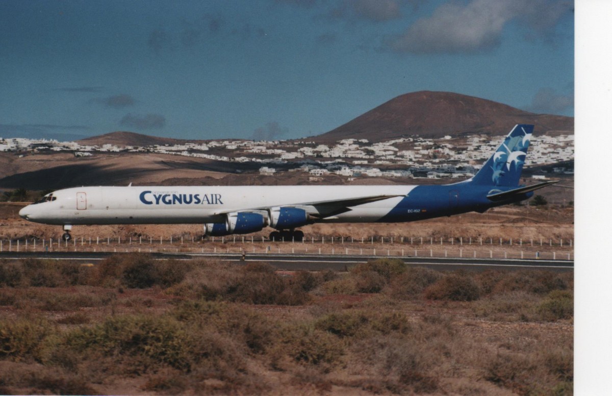 EC-IGZ, Douglas DC-8-70F, MSN: 46133, LN: 534, Cyngus Air, Arrecife Lanzarote Airport, 28/09/2007.