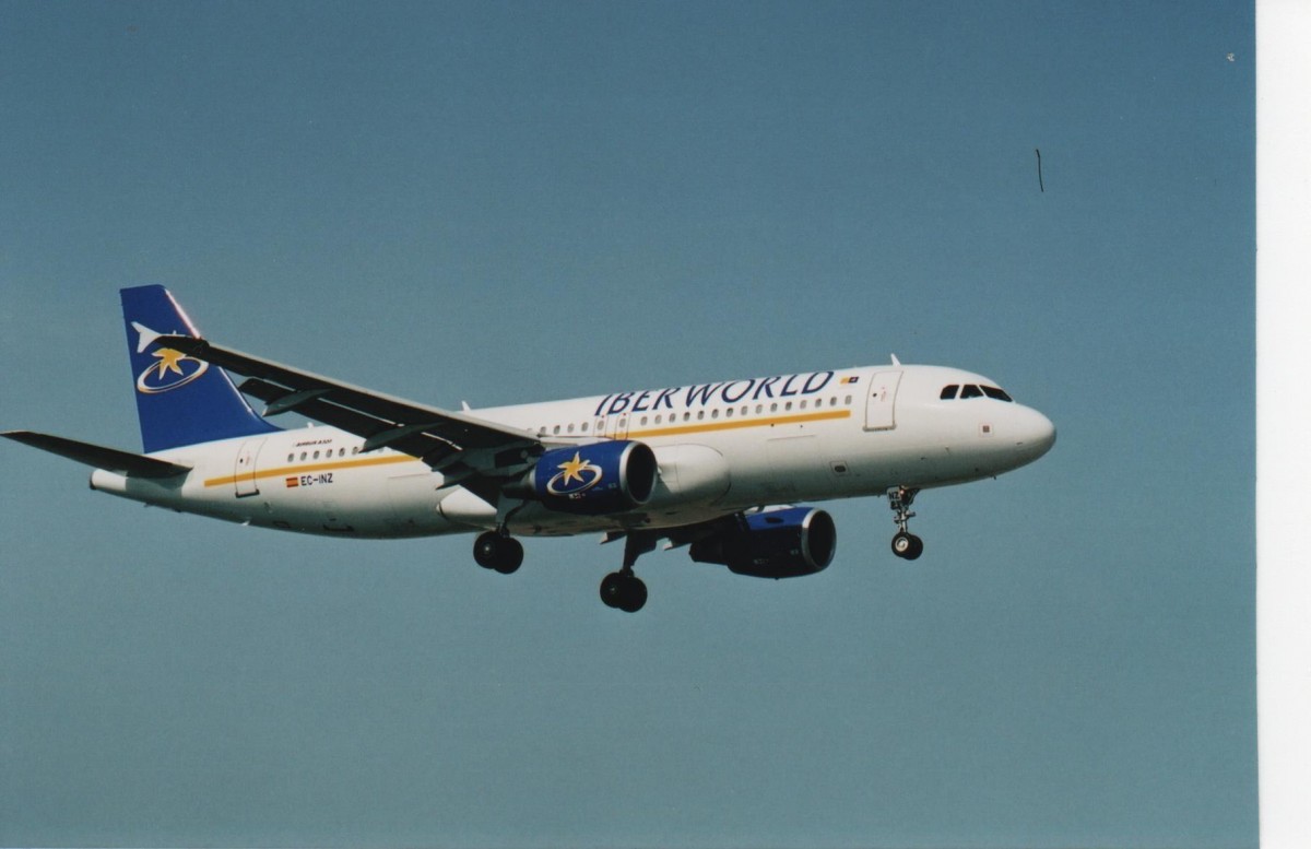 EC-INZ, Airbus A320, MSN: 2011, Iberworld, Arrecife Lanzarote Airport, xx/09/2003.