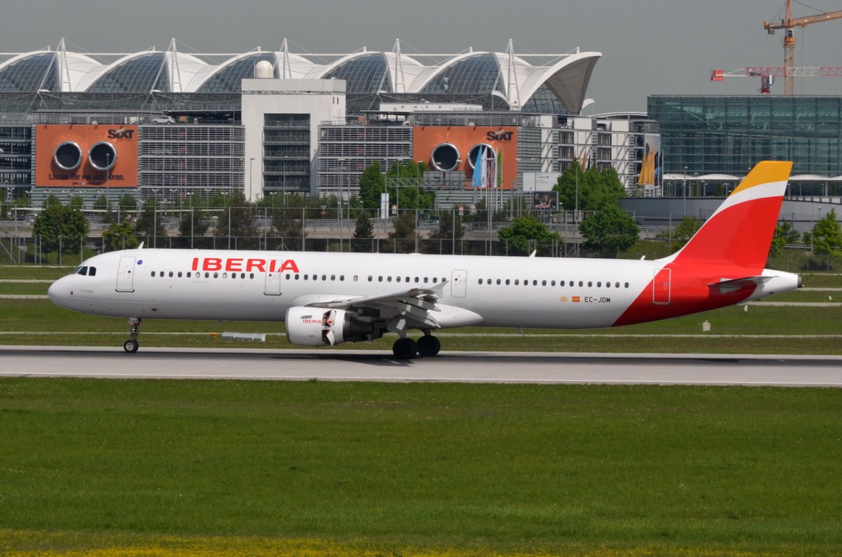 EC-JDM Iberia Airbus A321-211  am 12.05.2015 in München gelandet