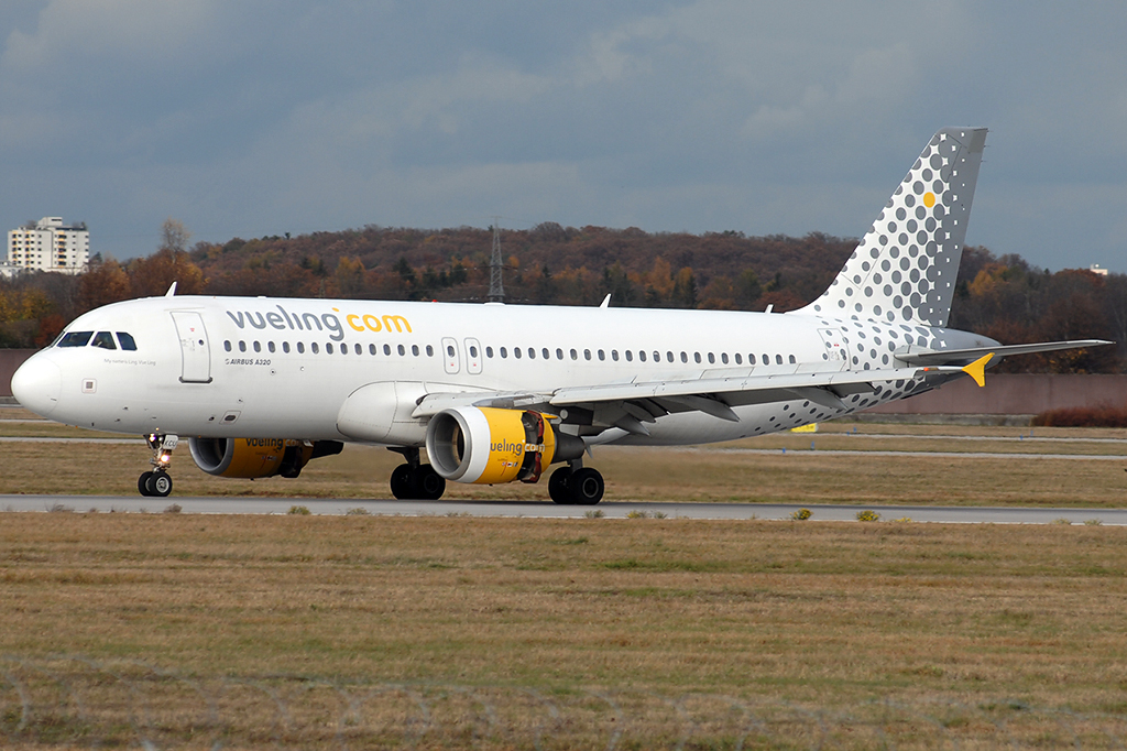 EC-KCU Airbus A320-216 09.11.2015
