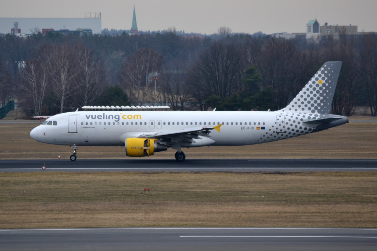 EC-KHN Vueling Airbus A320-216   18.02.2014     Berlin-Tegel