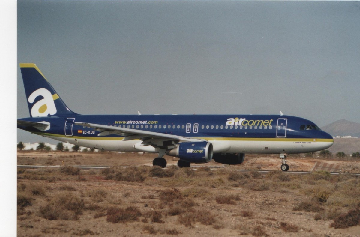 EC-KJG, Airbus A320, MSN: 342, Air Comet, Arrecife Lanzarote Airport, 25/09/2007.