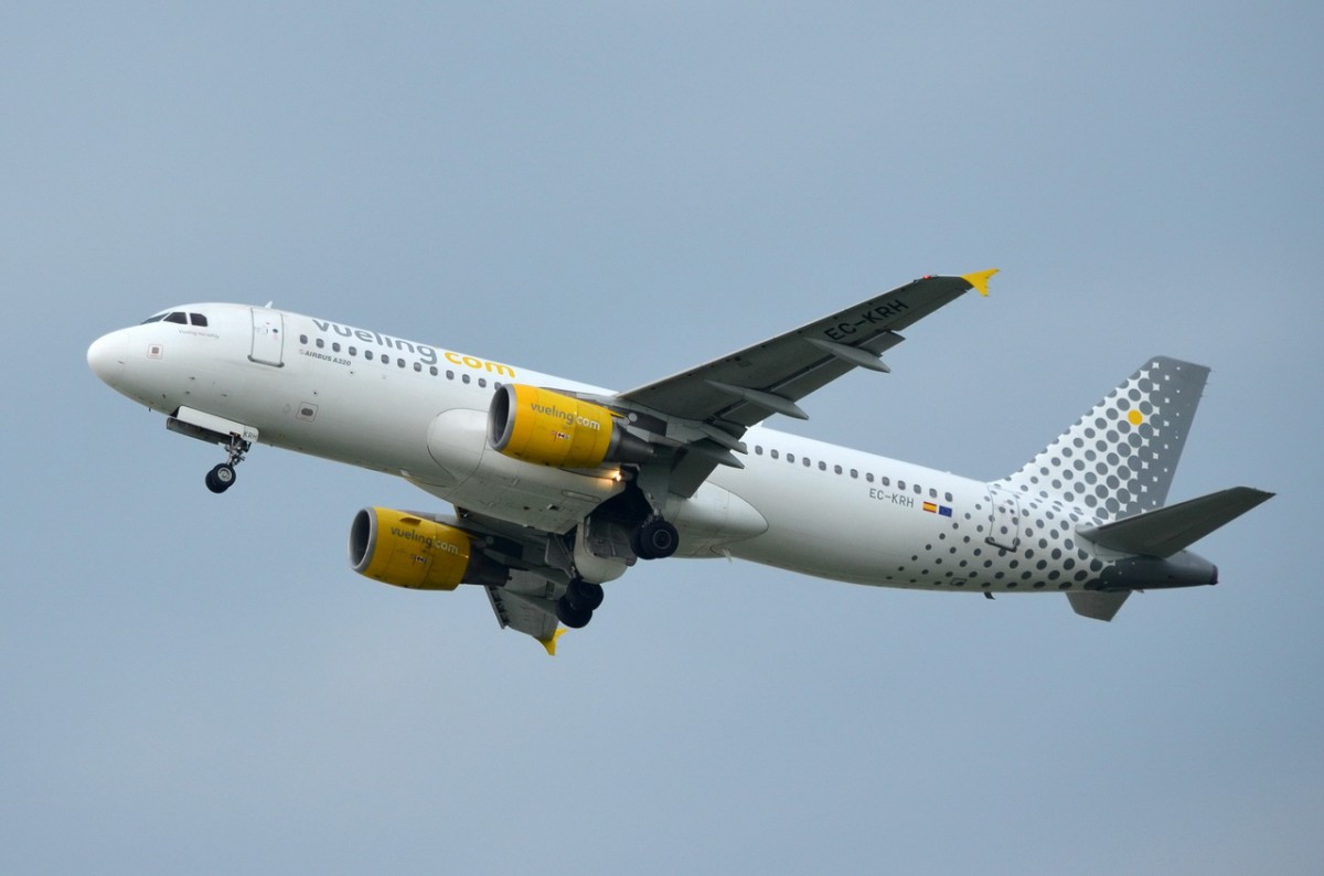 EC-KRH Vueling Airbus A320-214  gestartet in München am 13.05.2015