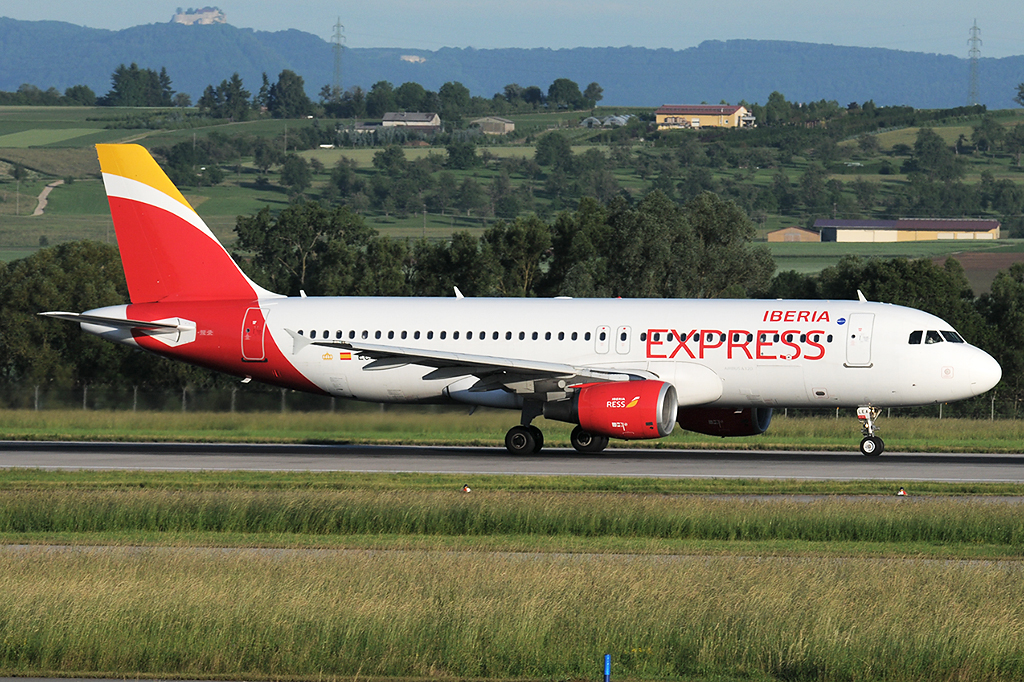 EC-LEA Airbus A320-214 13.06.2019