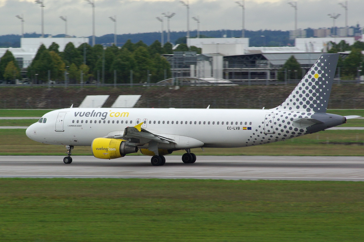 EC-LVB Vueling Airbus A320-214      15.09.2013

Flughafen Mnchen