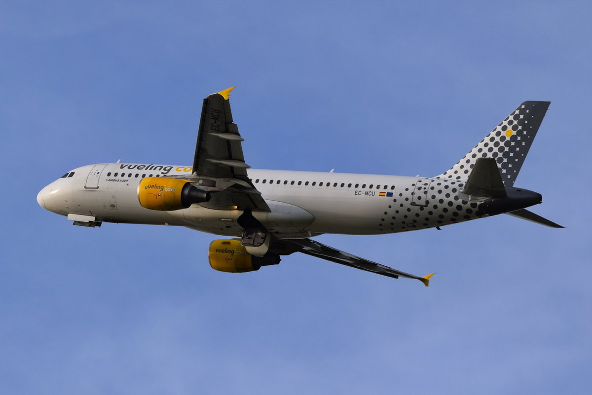 EC-MCU Vueling Airbus A320-214 , MUC , 04.10.2017