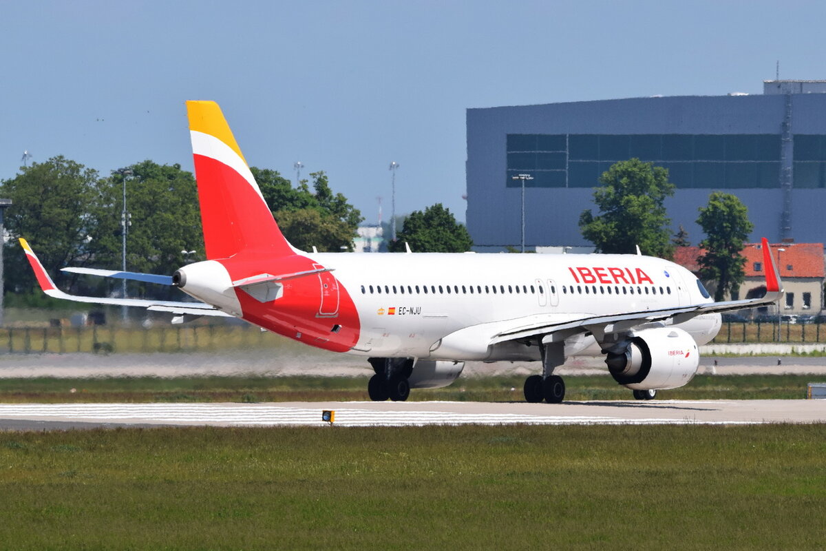 EC-NJU , Iberia , Airbus A320-251N , Berlin-Brandenburg  Willy Brandt  , BER , 02.06.2021,