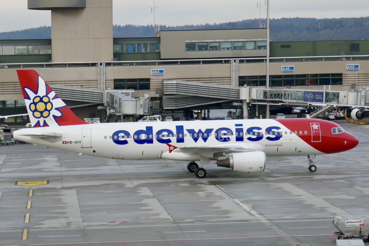 Edelweiss A320-214 HB-IHY  Blüemlisalp  am 26.1.19 in Zürich.